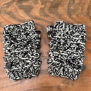 Fingerless gloves